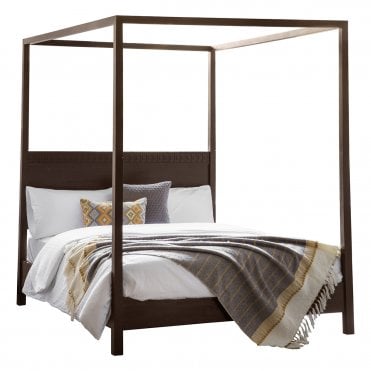 Budapest Retreat 4 Poster 6' Bed